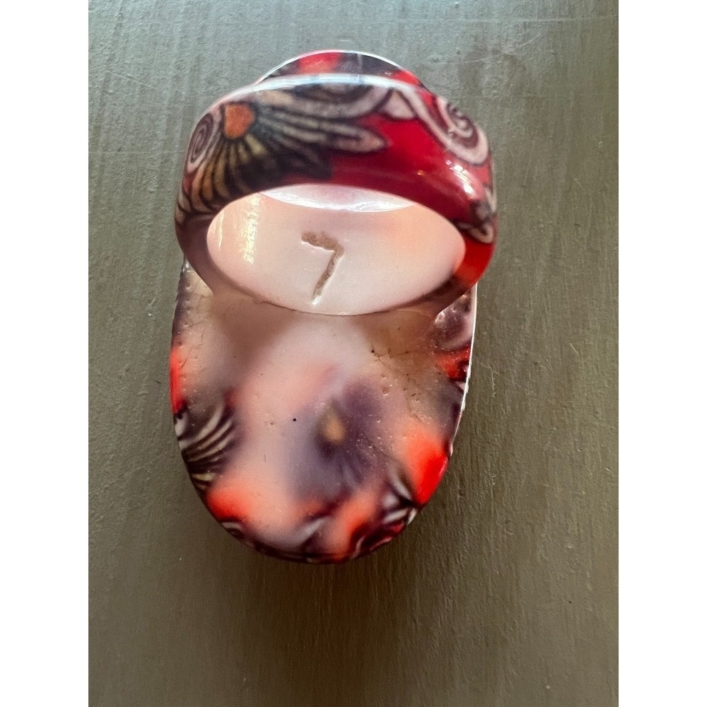 Modern Resin Statement Ring Red Floral Scroll Acrylic Art Ring Size 7 Boutique‎ - Picture 9 of 10